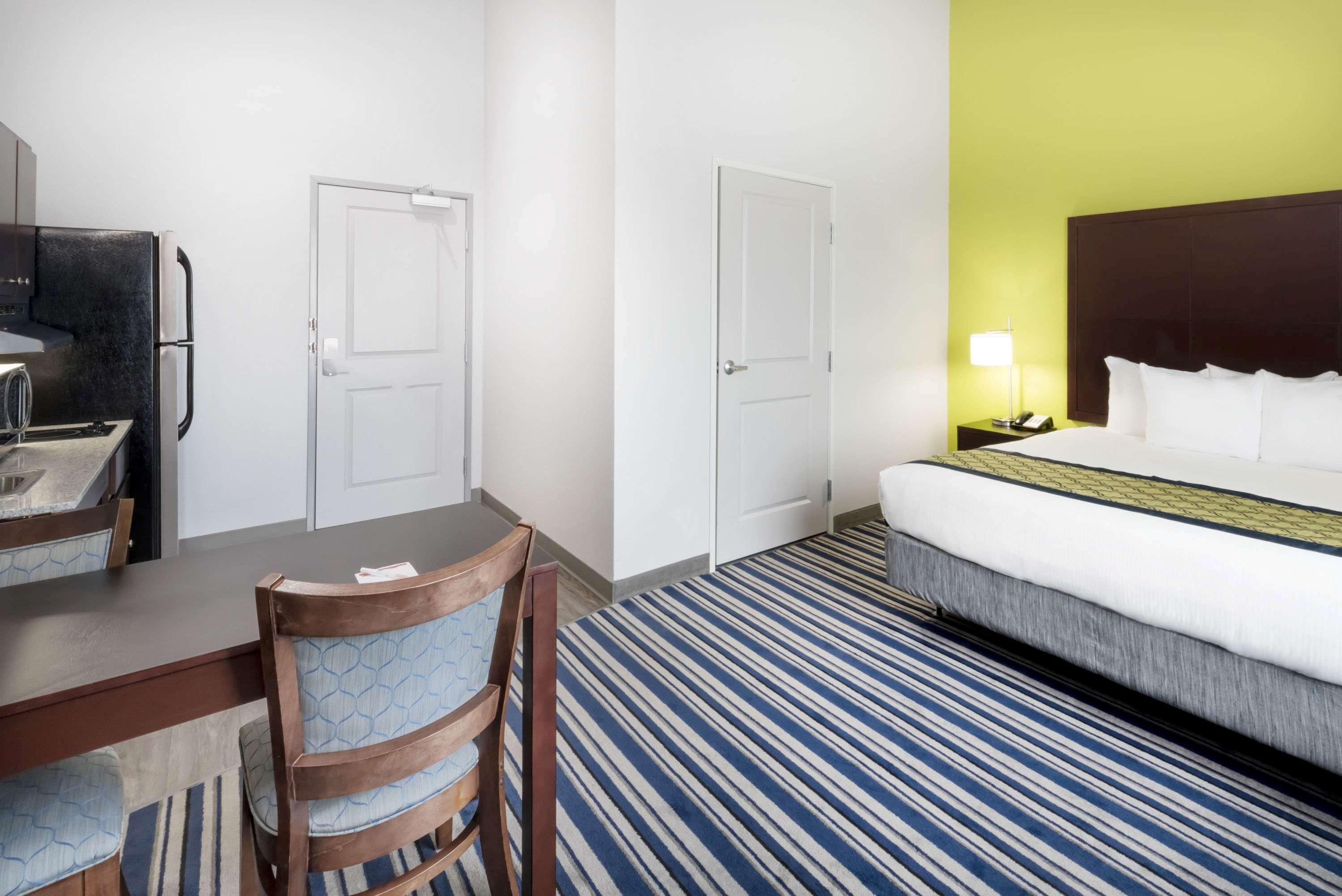 Hawthorn Extended Stay By Wyndham Midland Exteriér fotografie