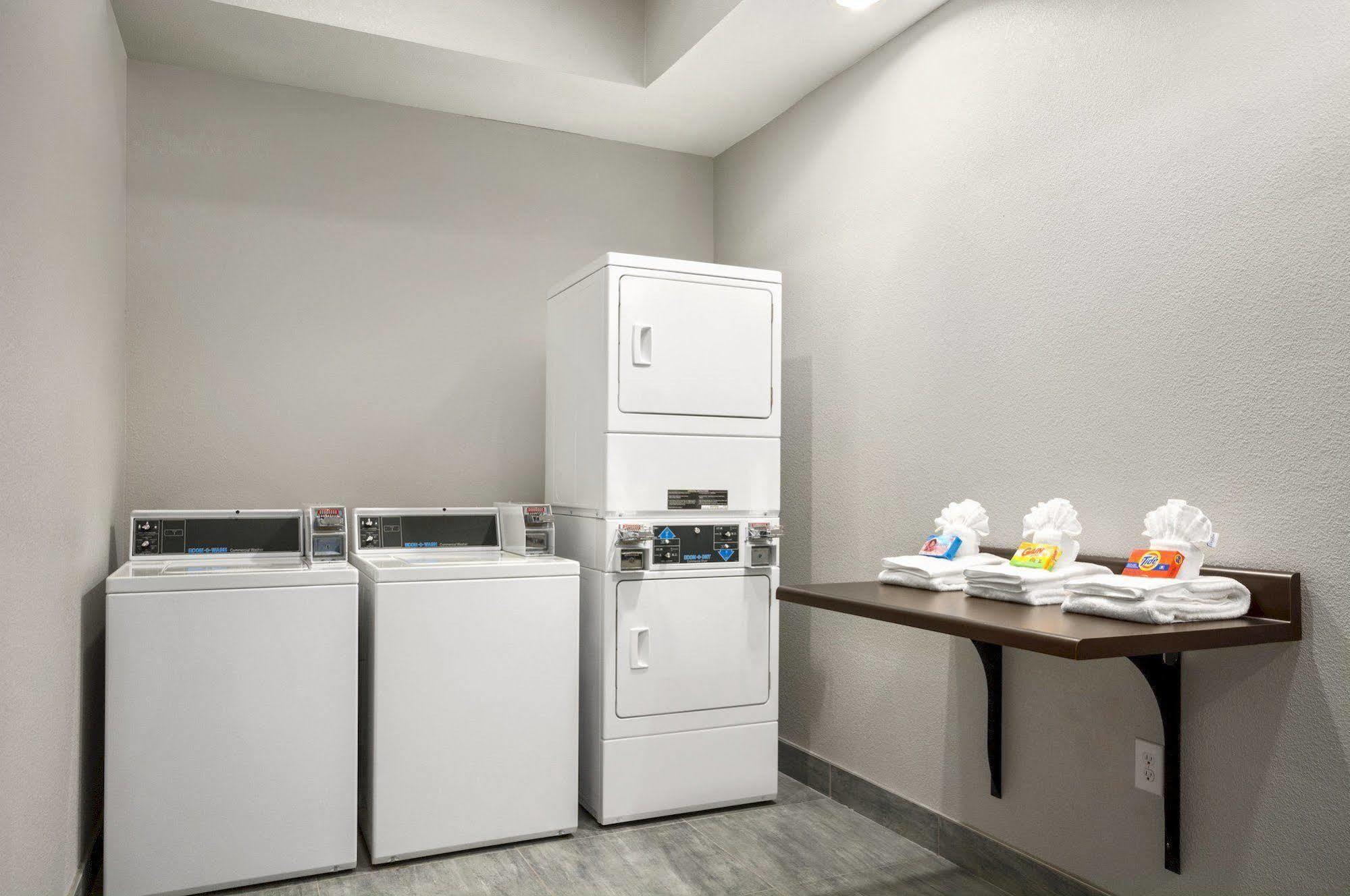 Hawthorn Extended Stay By Wyndham Midland Exteriér fotografie